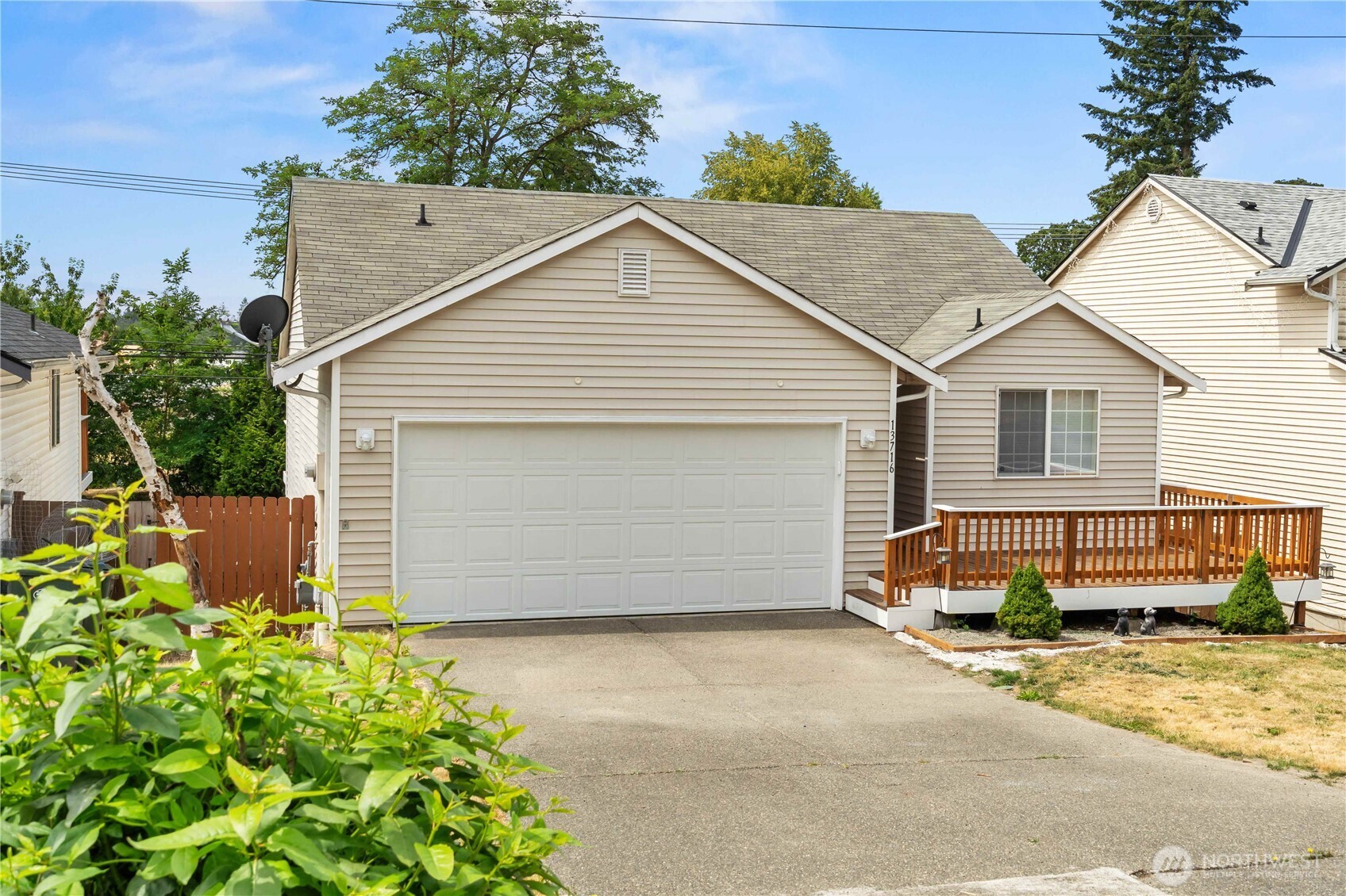 13716 21st Avenue Property Photo 1