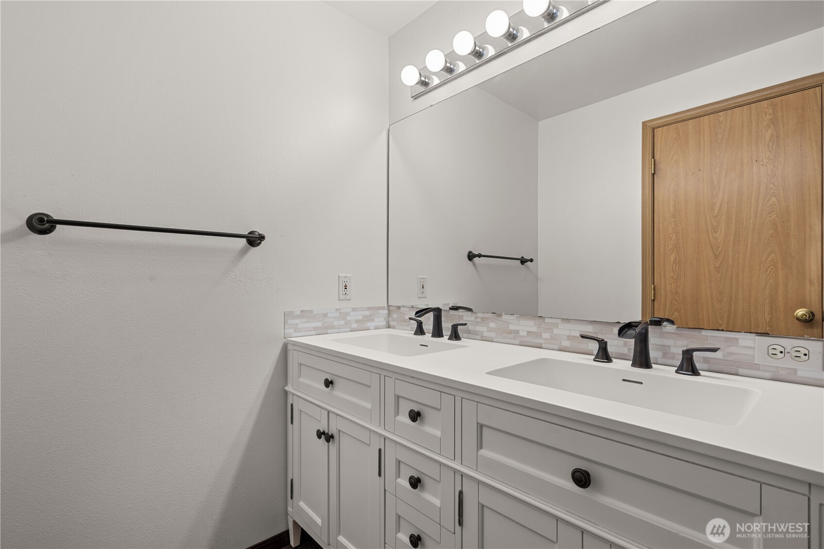 13716 21st Avenue Property Photo 18