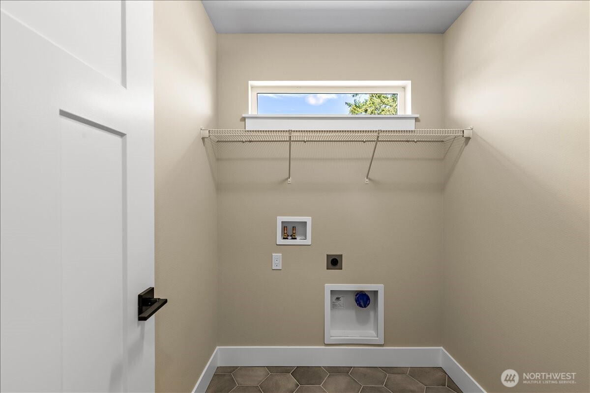 229 156th Place Mg 06 Property Photo 29