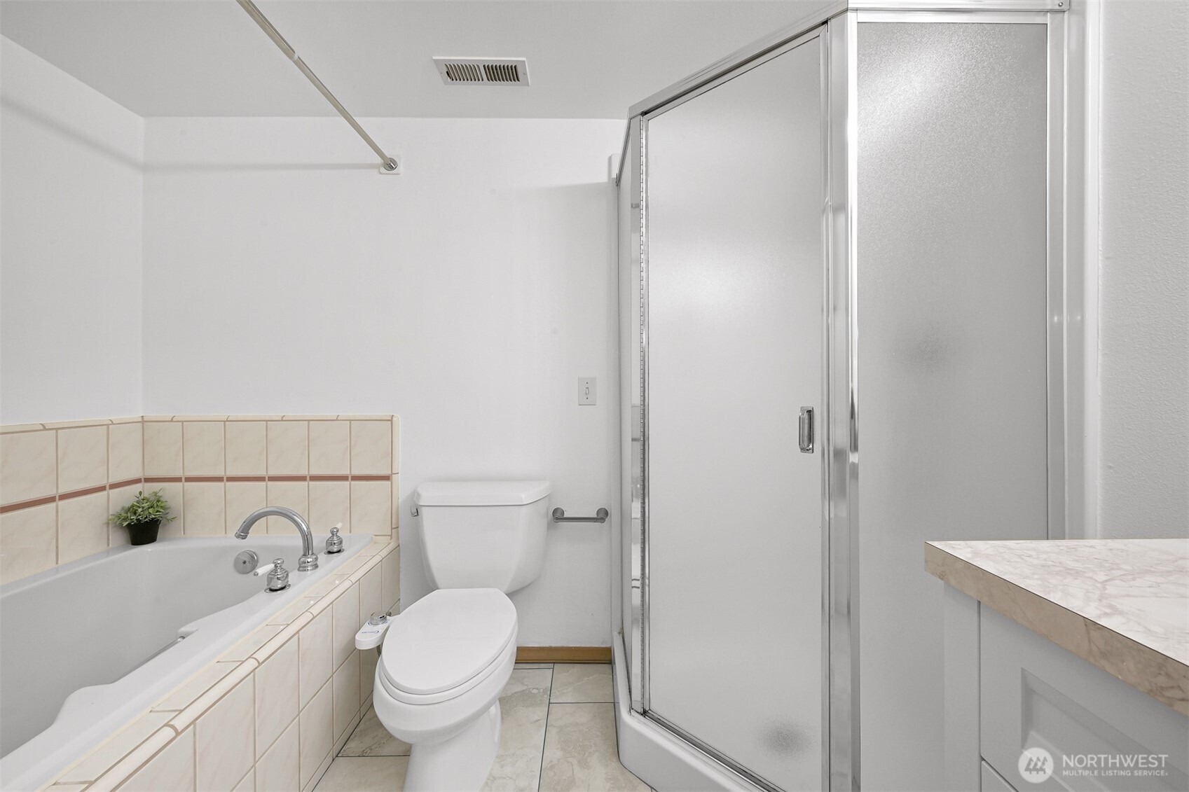 705 N State Street 202 Property Photo 19