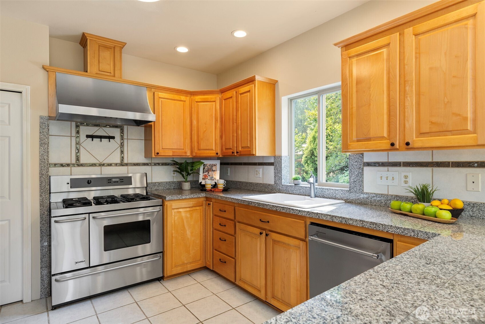 19061 Harris Avenue Property Photo 16