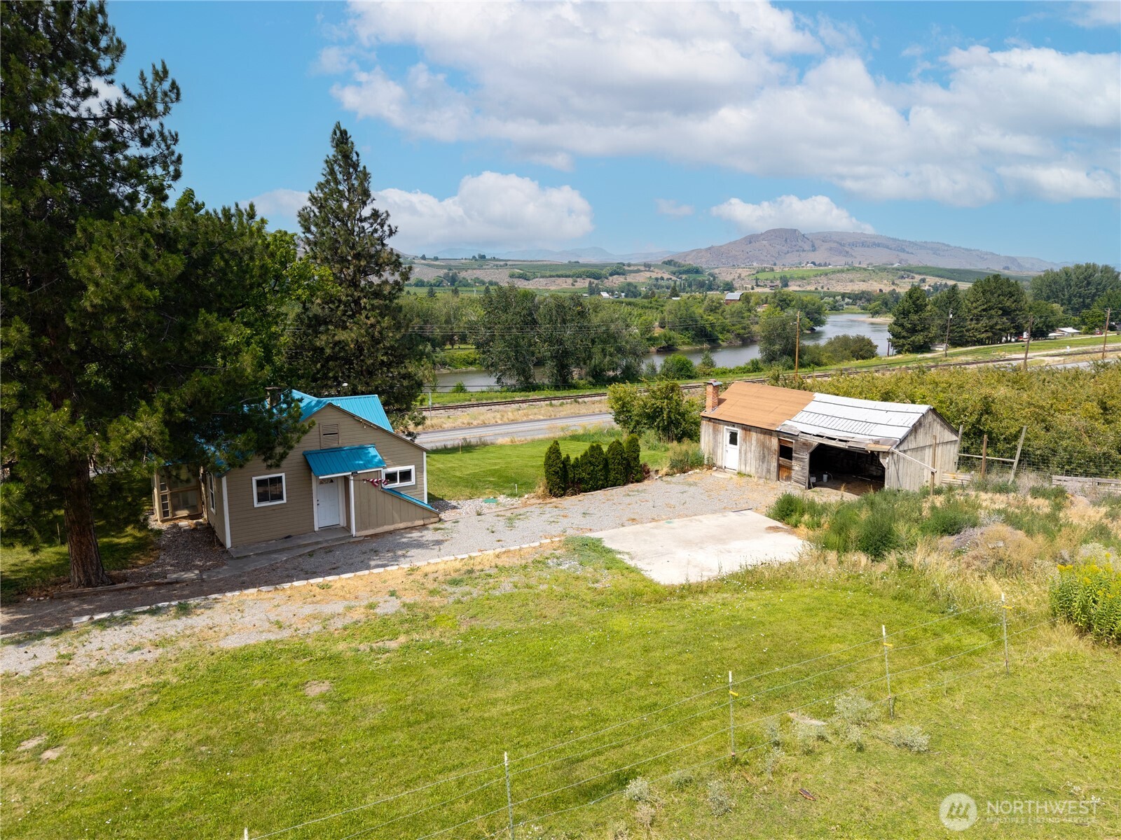 31952 A Highway 97 Property Photo 1