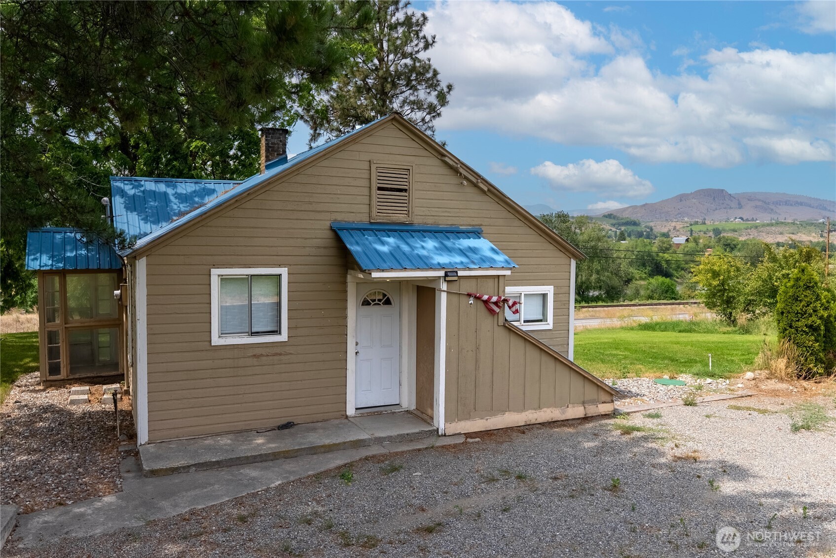 31952 A Highway 97 Property Photo 2
