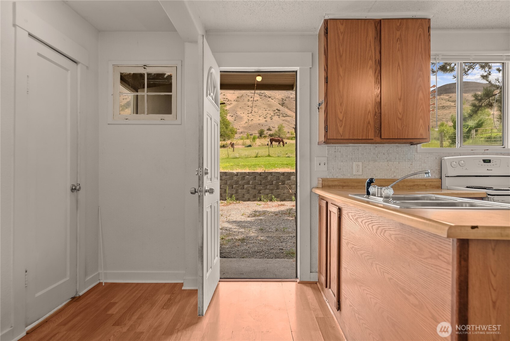 31952 A Highway 97 Property Photo 19