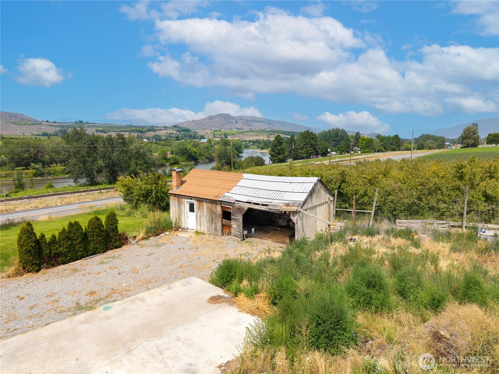 31952 A Highway 97 Property Photo 24