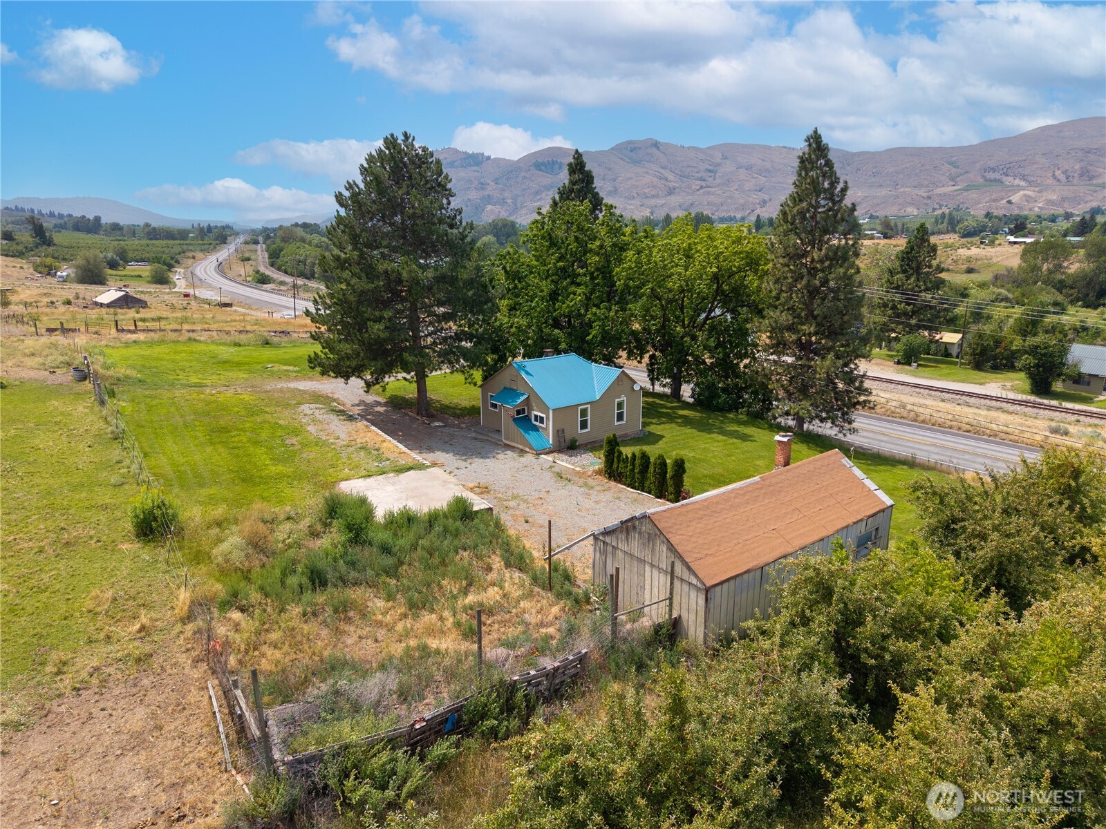 31952 A Highway 97 Property Photo 33