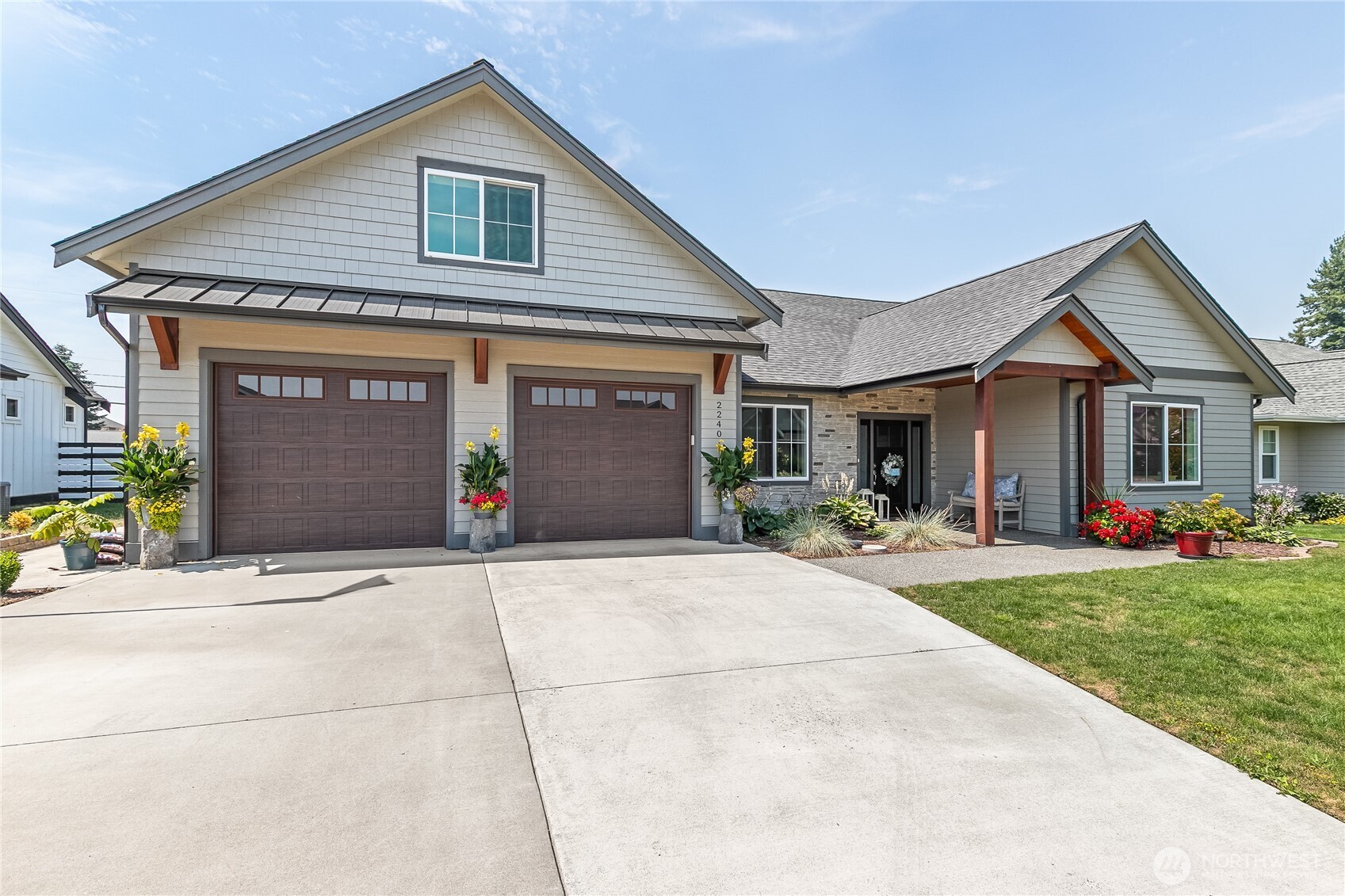 2240 Berryman Loop Property Photo 3