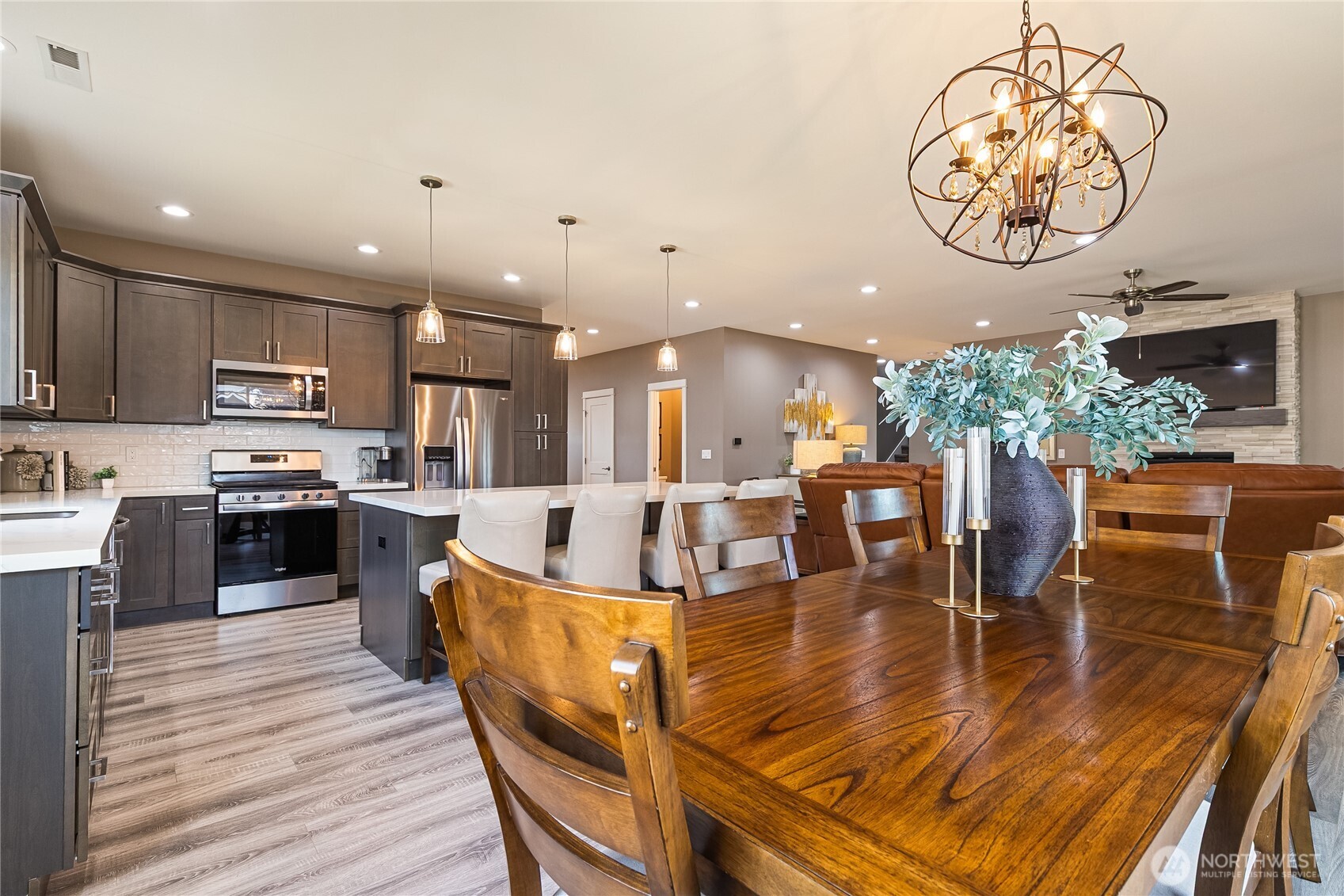 2240 Berryman Loop Property Photo 13