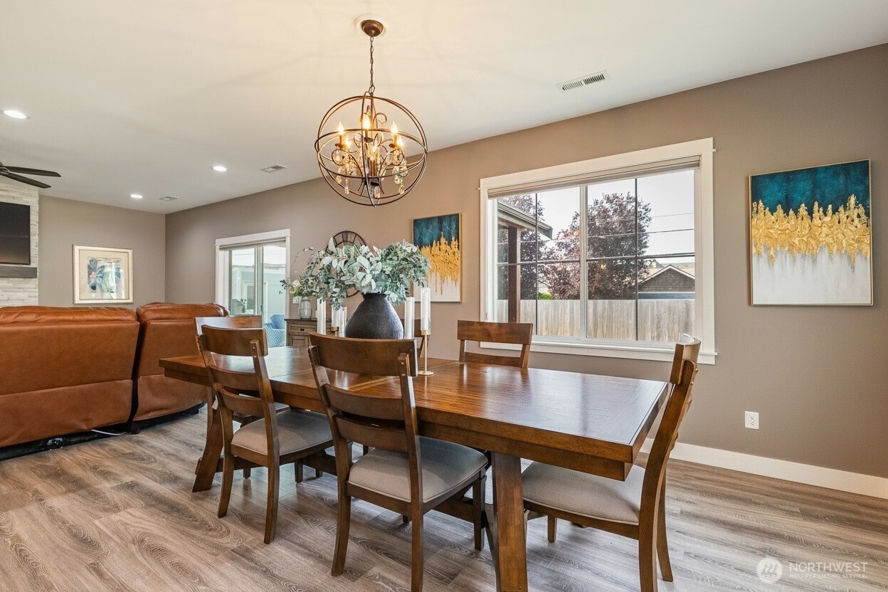 2240 Berryman Loop Property Photo 14