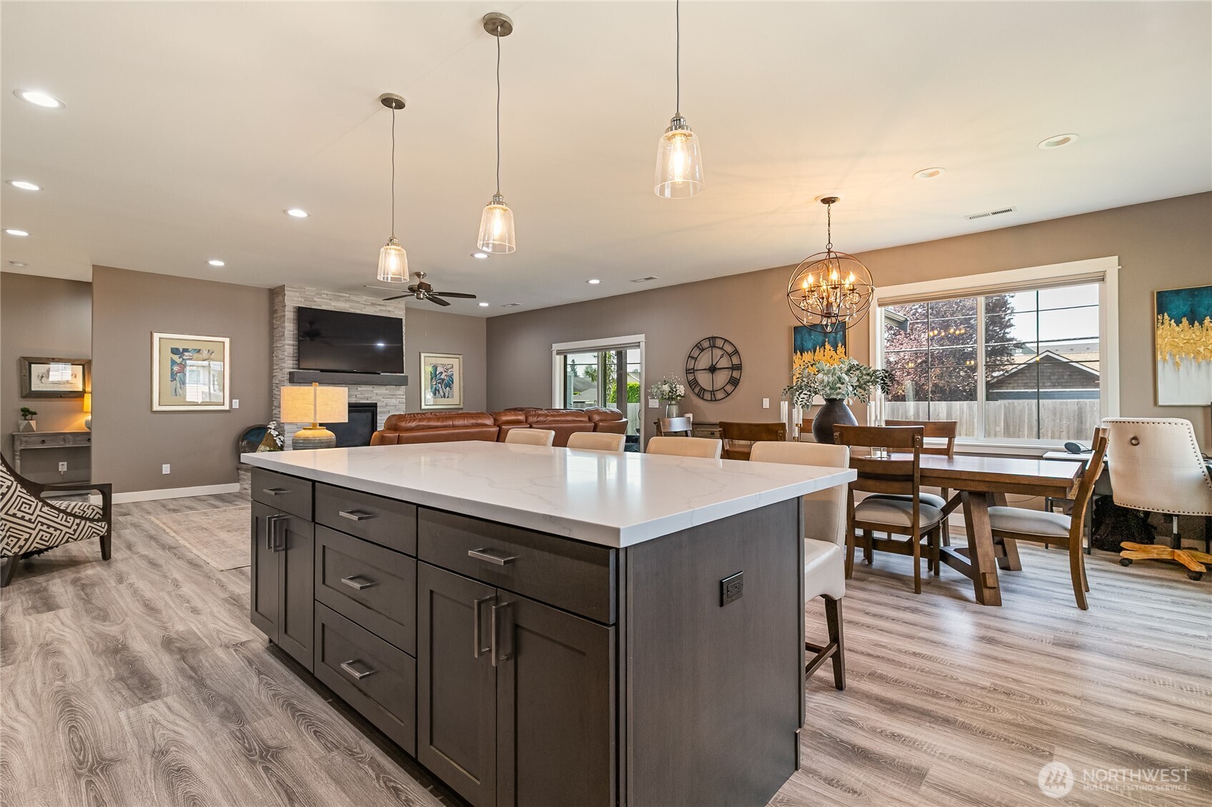 2240 Berryman Loop Property Photo 18