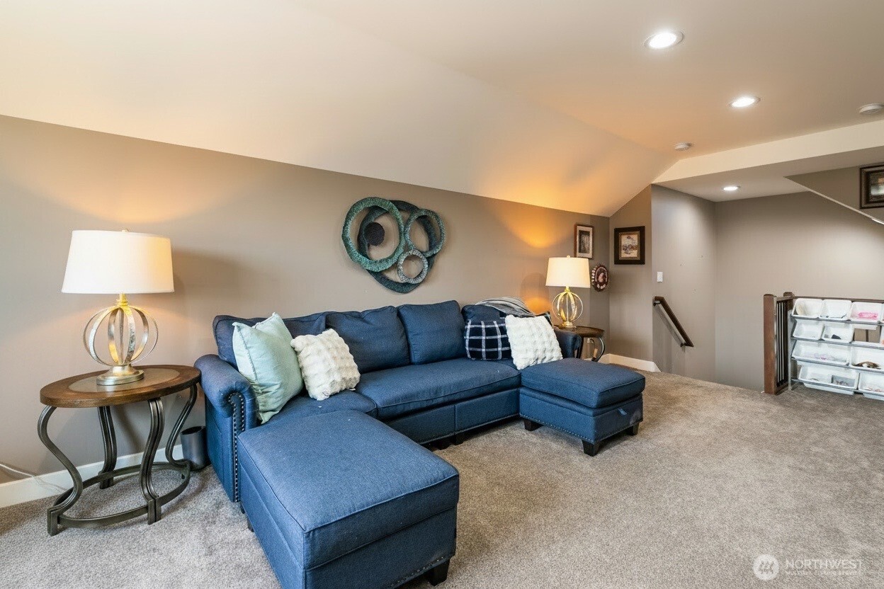 2240 Berryman Loop Property Photo 27