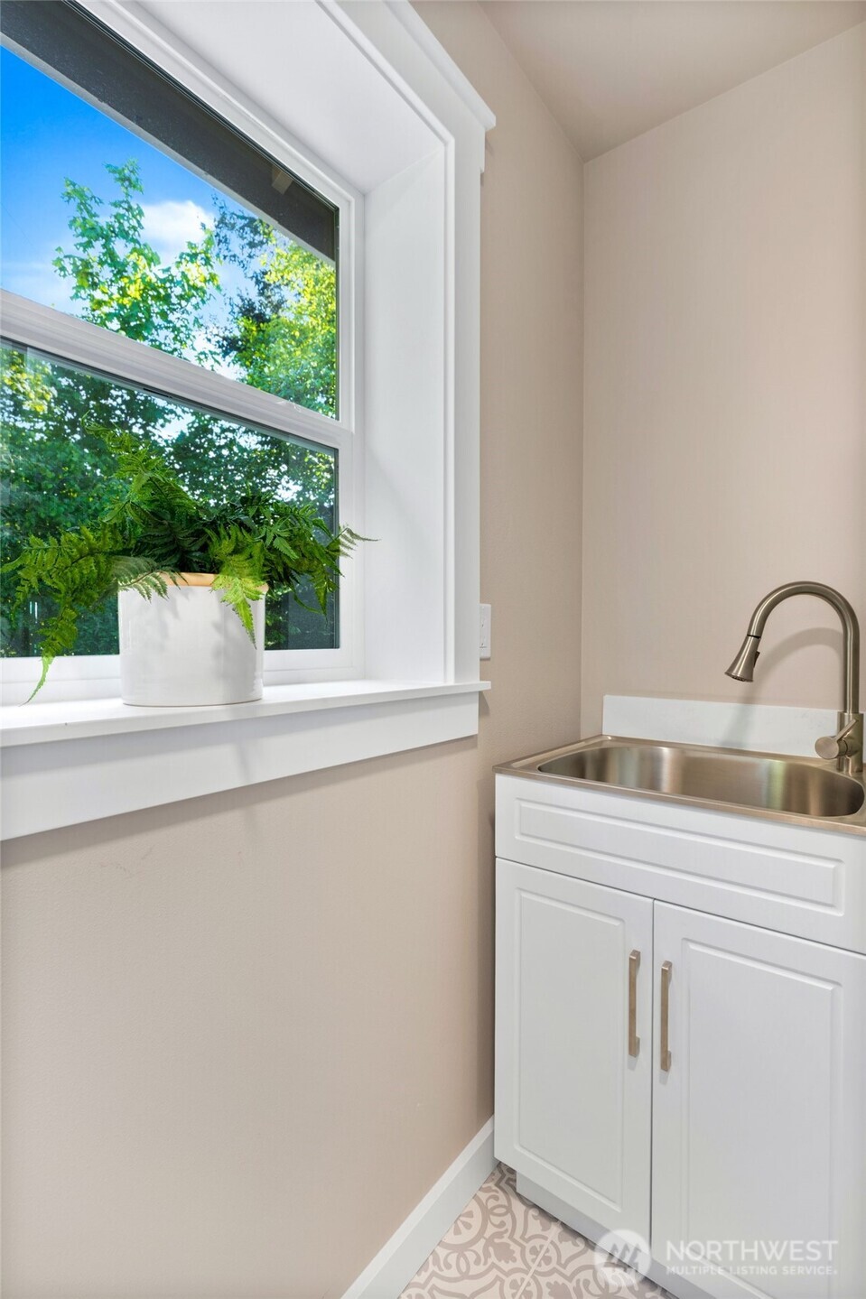 501 11 Street Property Photo 25