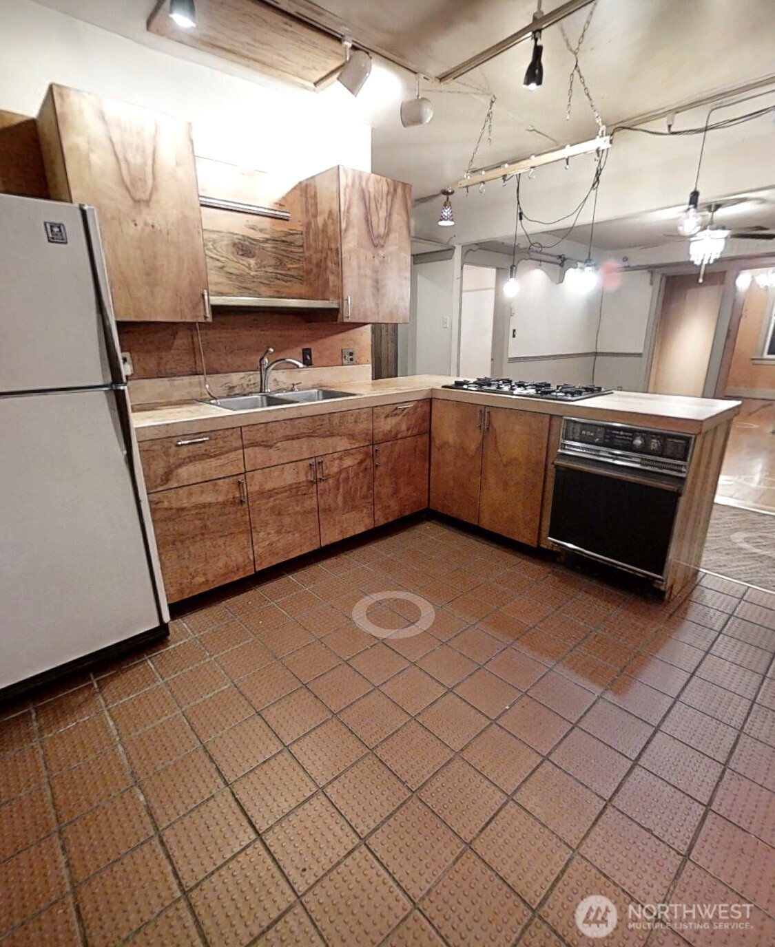 1210 E Pine Street Property Photo 7