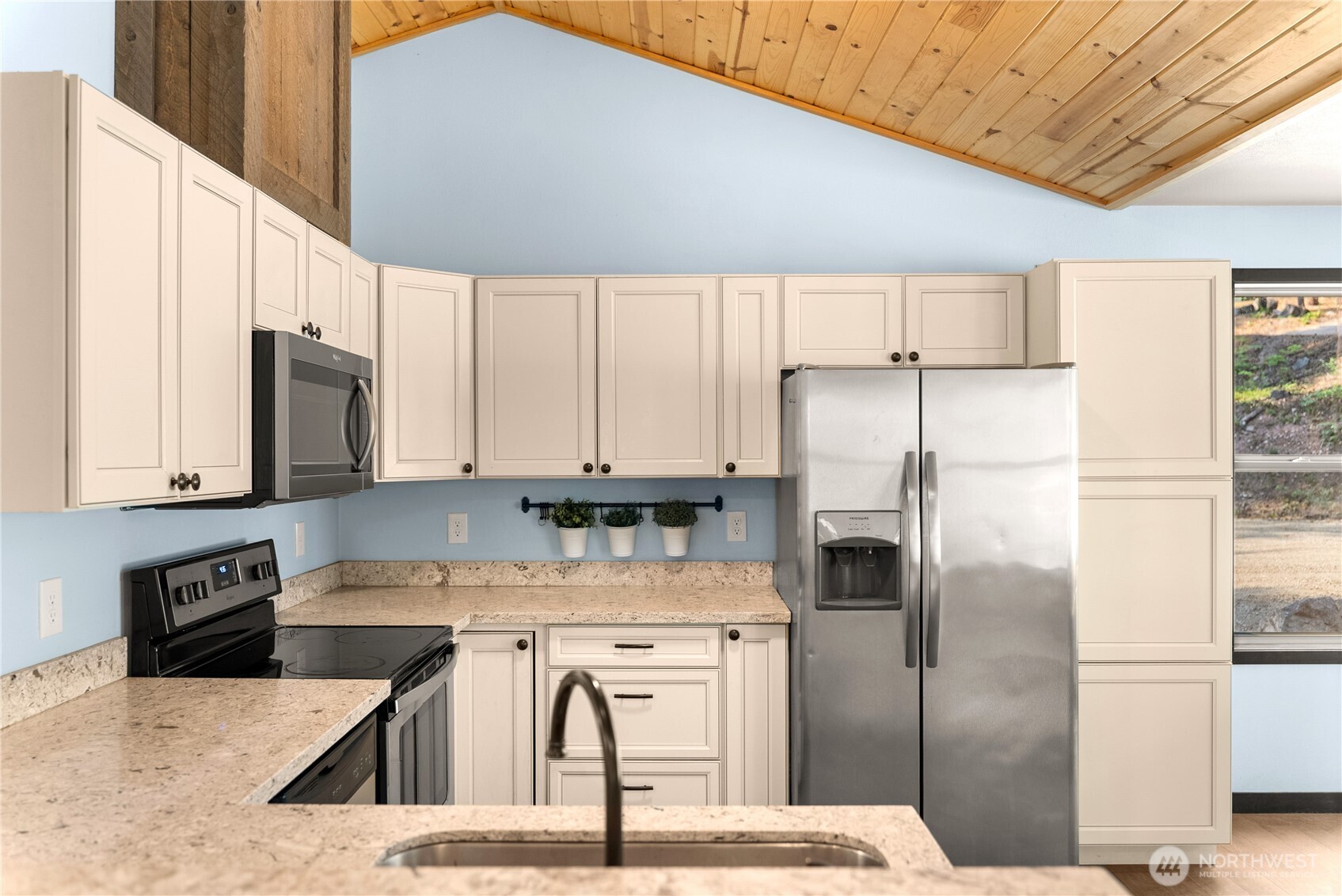 21 Liberty Lane Property Photo 14