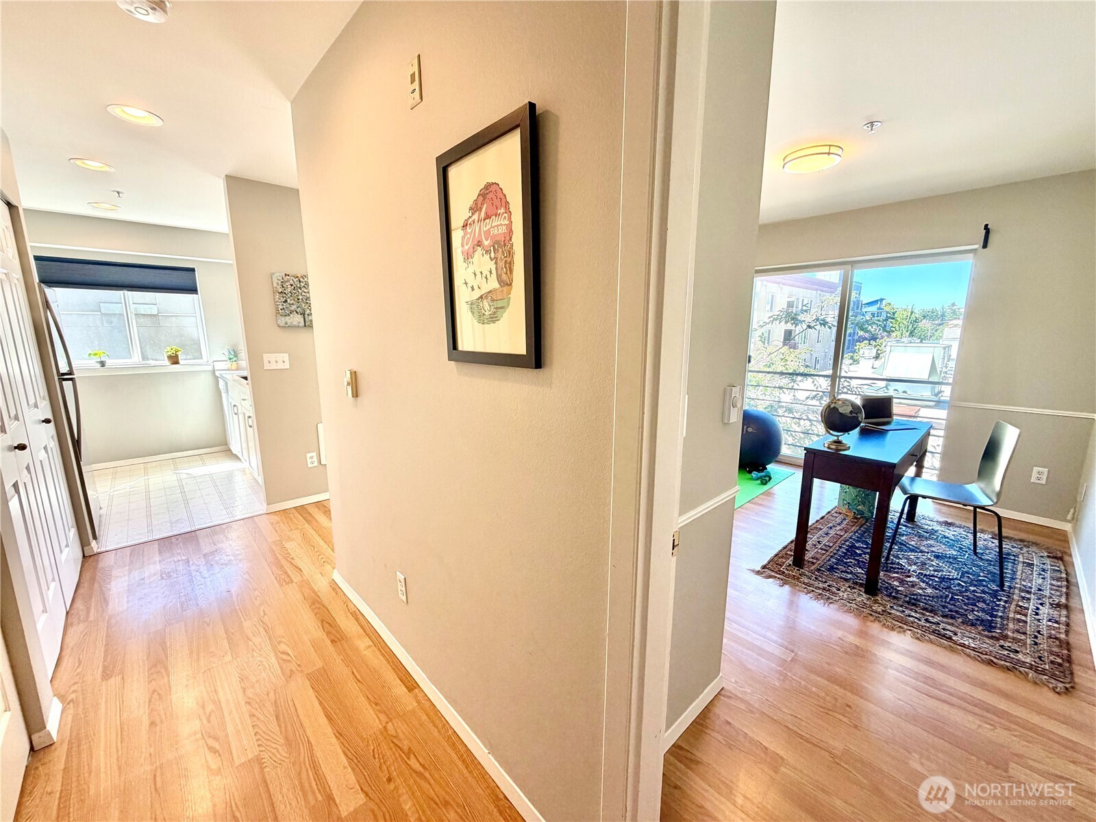 712 E Denny Way 401 Property Photo 7