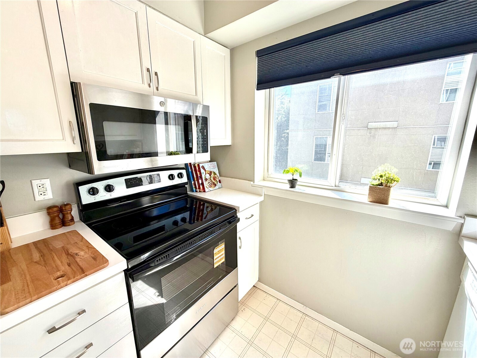 712 E Denny Way 401 Property Photo 15