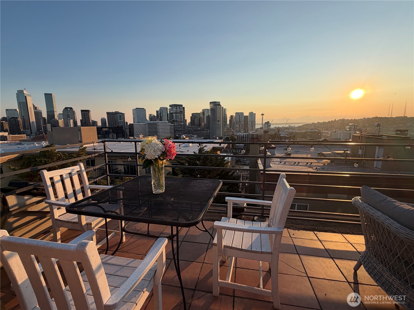 712 E Denny Way 401 Property Photo 29