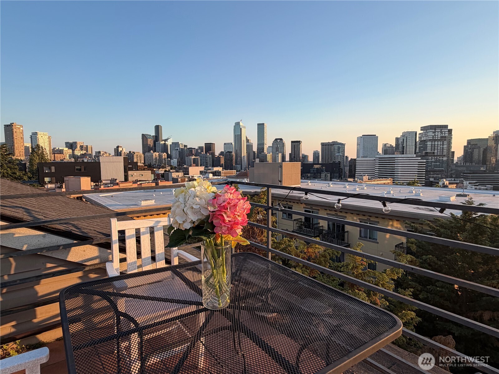 712 E Denny Way 401 Property Photo 30