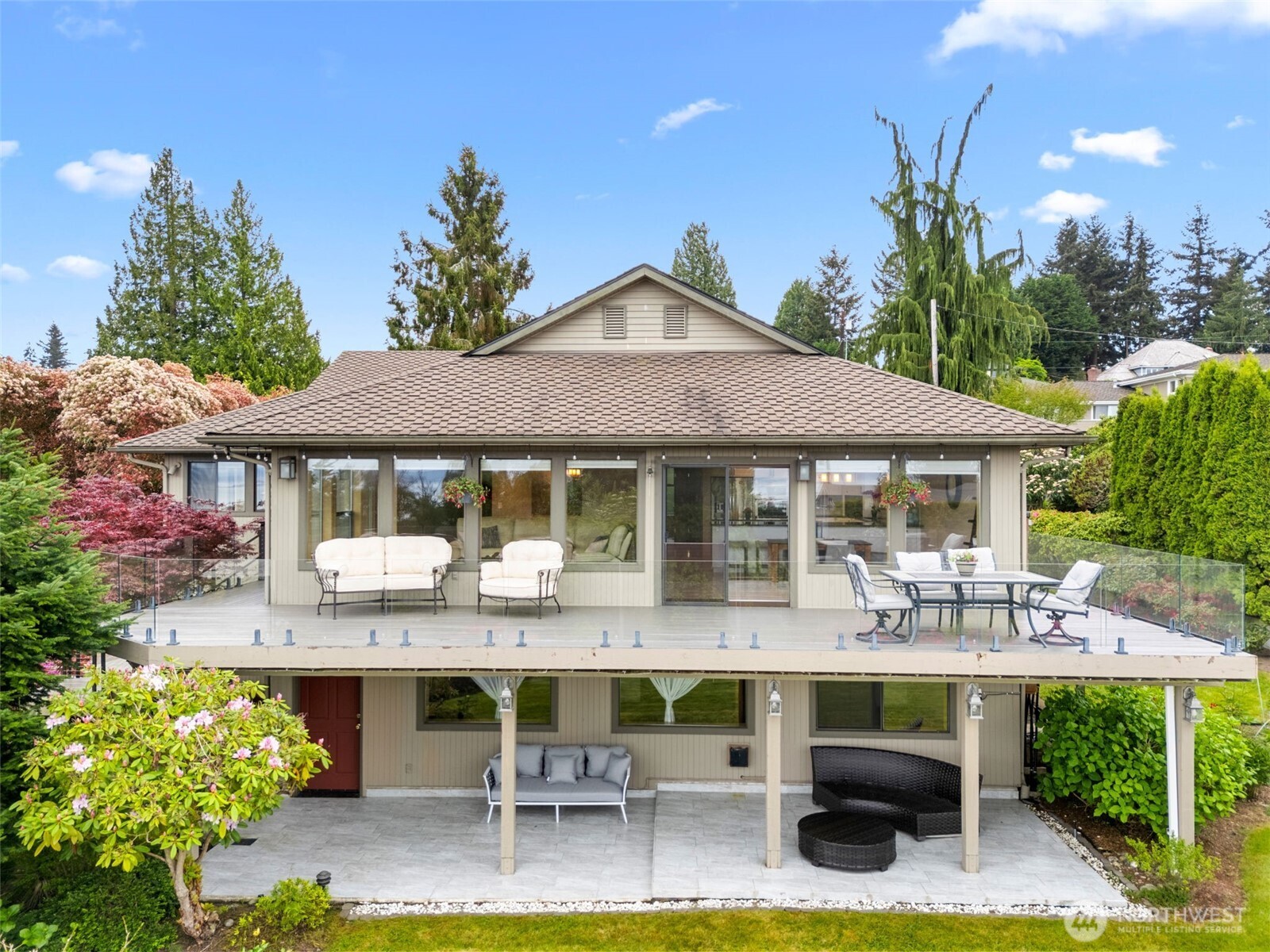 5128 Seaview Way Property Photo 1