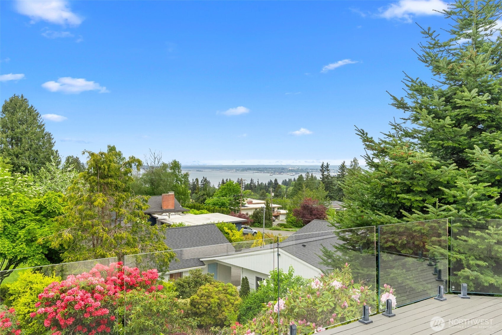 5128 Seaview Way Property Photo 2