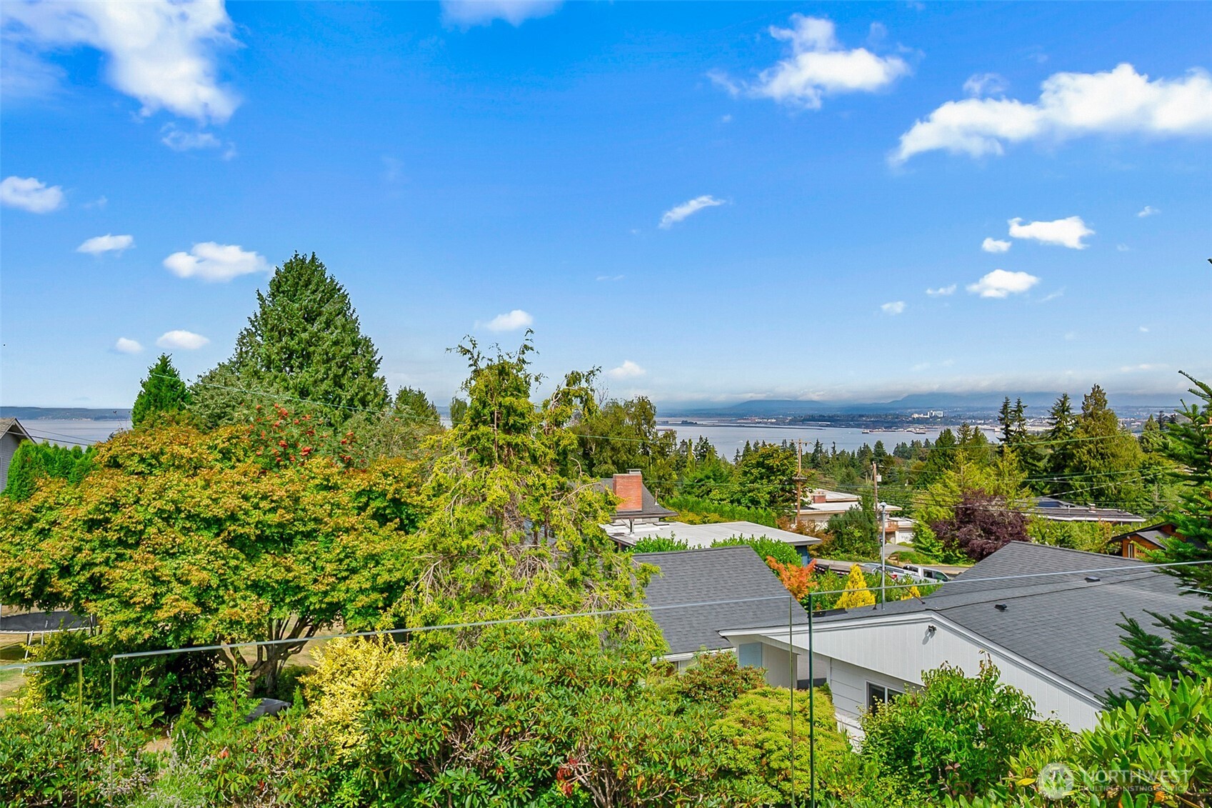5128 Seaview Way Property Photo 2