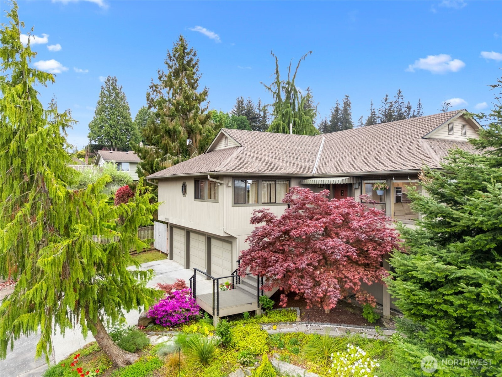 5128 Seaview Way Property Photo 6