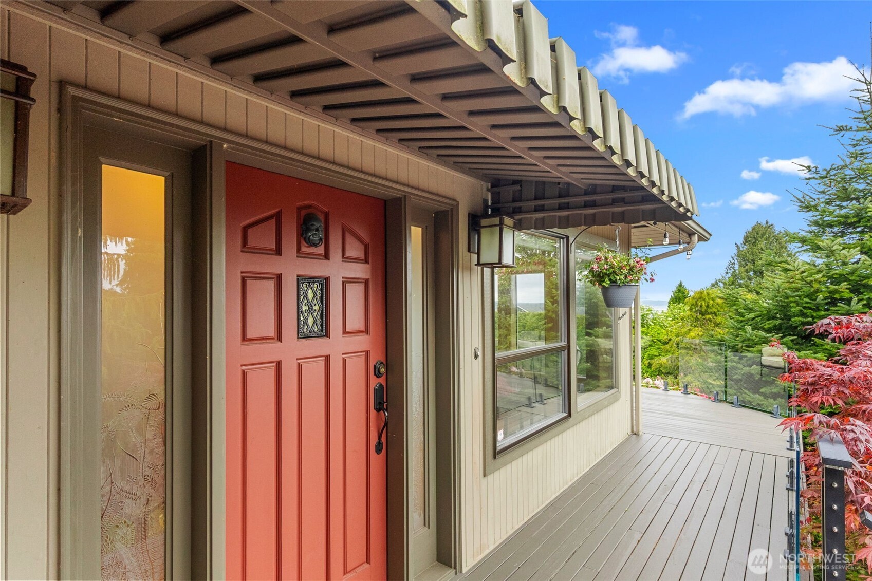 5128 Seaview Way Property Photo 8