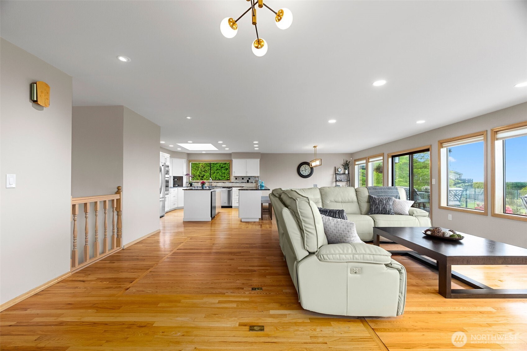 5128 Seaview Way Property Photo 10