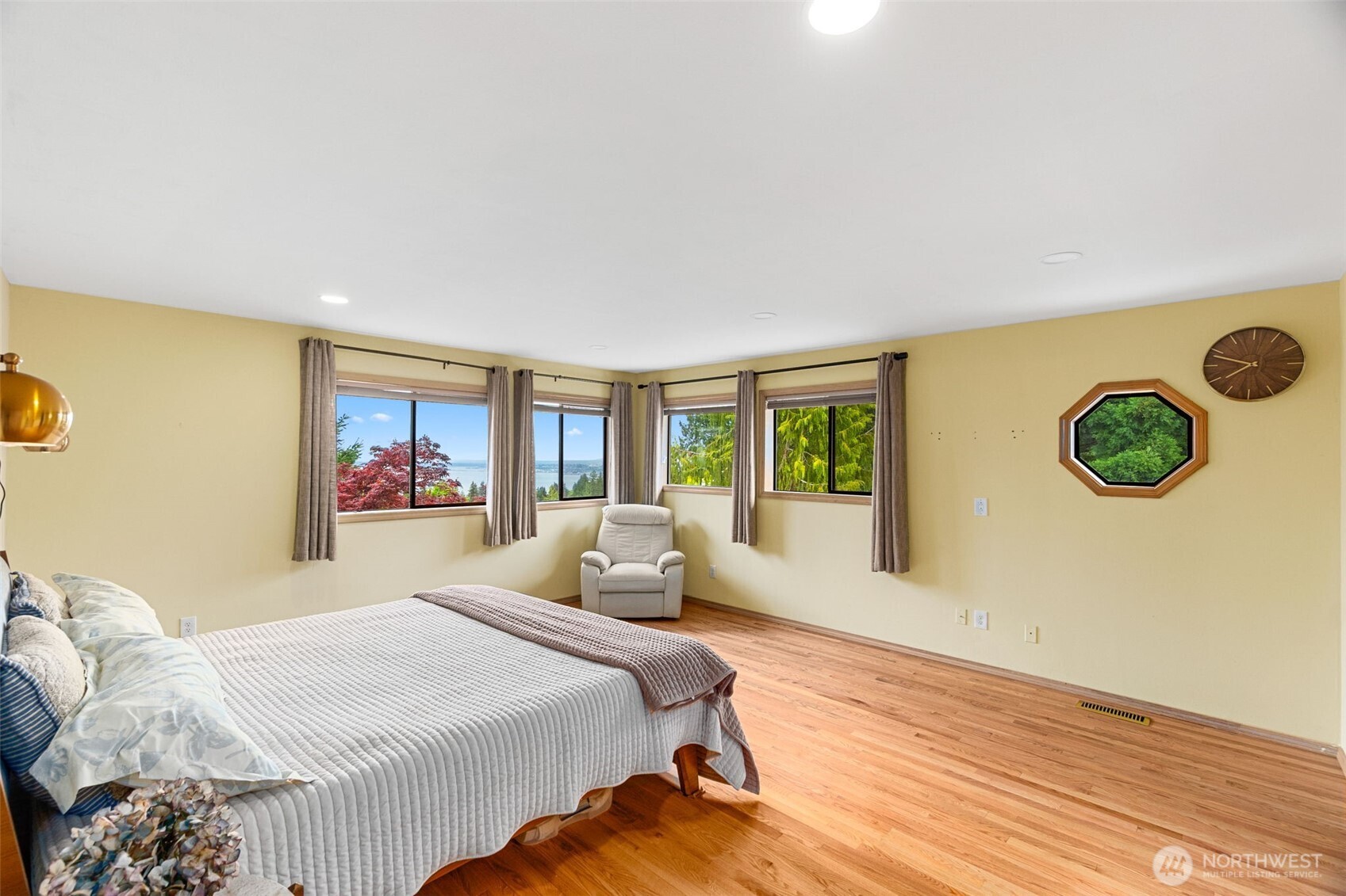 5128 Seaview Way Property Photo 19