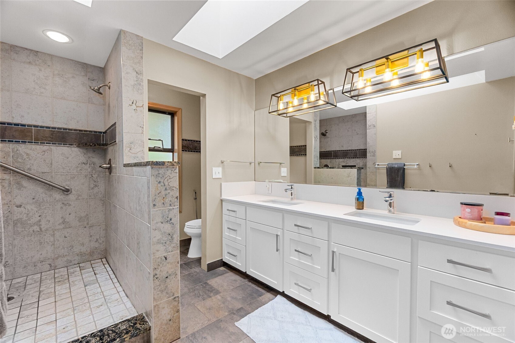 5128 Seaview Way Property Photo 22