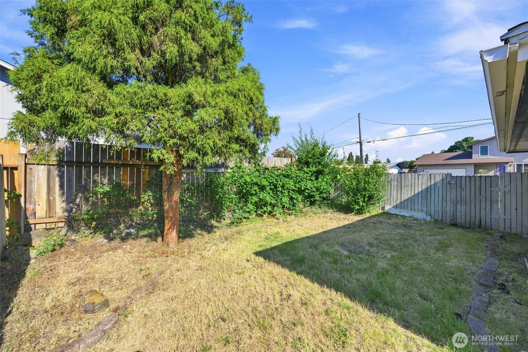 1402 Violet Meadow Street Property Photo 23