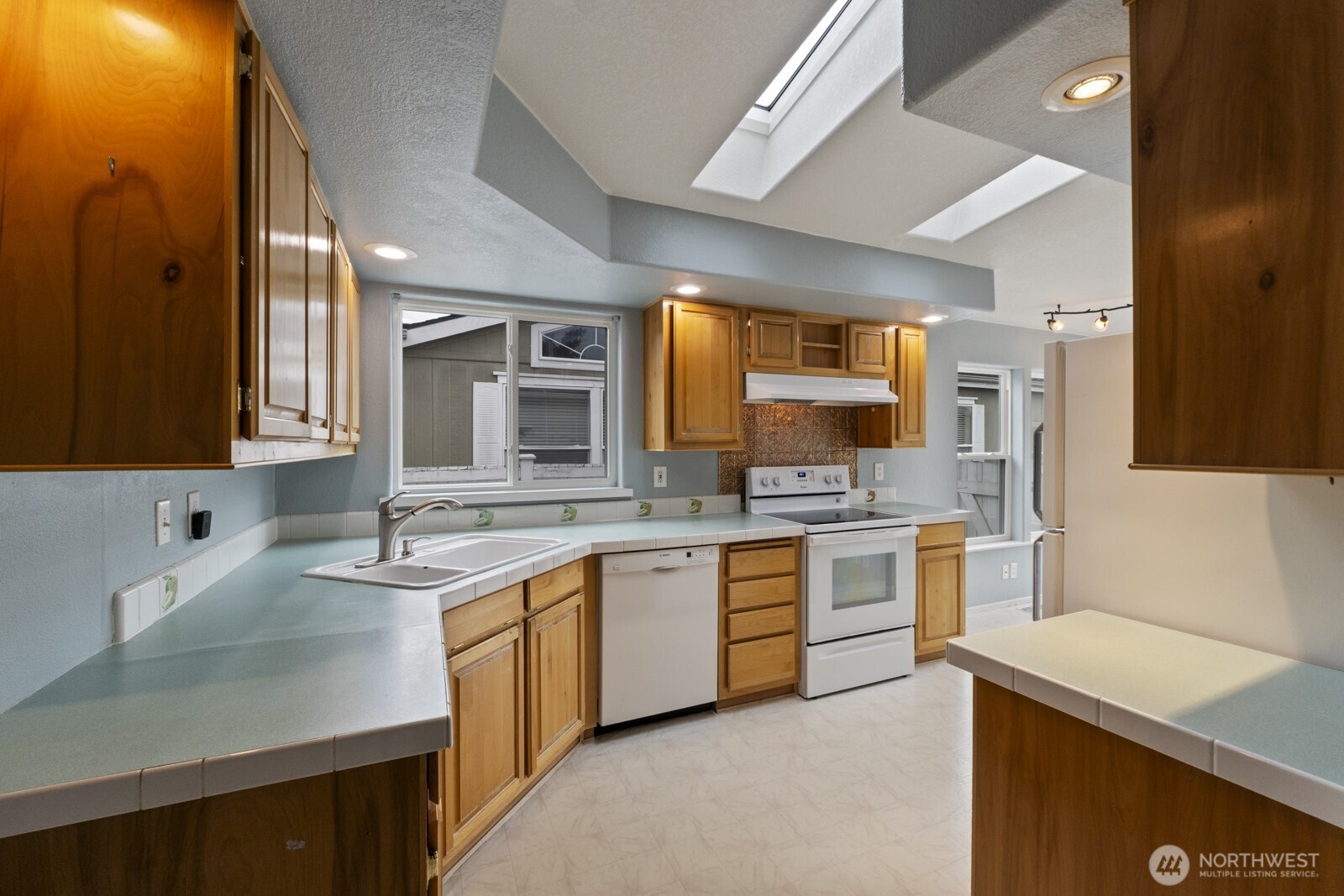 8331 15th Place Property Photo 10