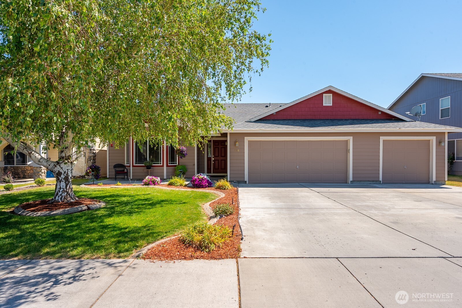 206 I Street Property Photo 2