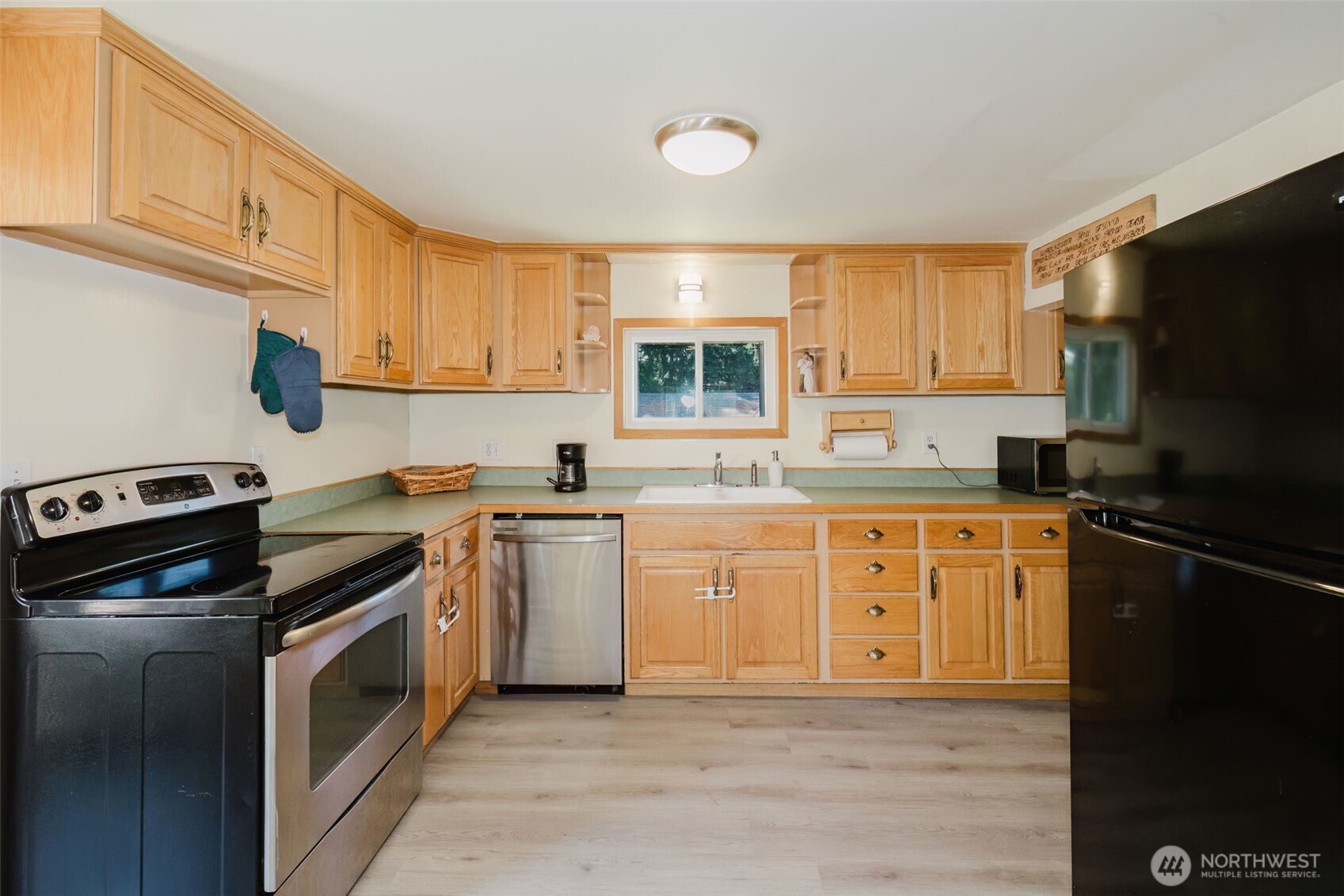143 Dora Avenue Property Photo 6