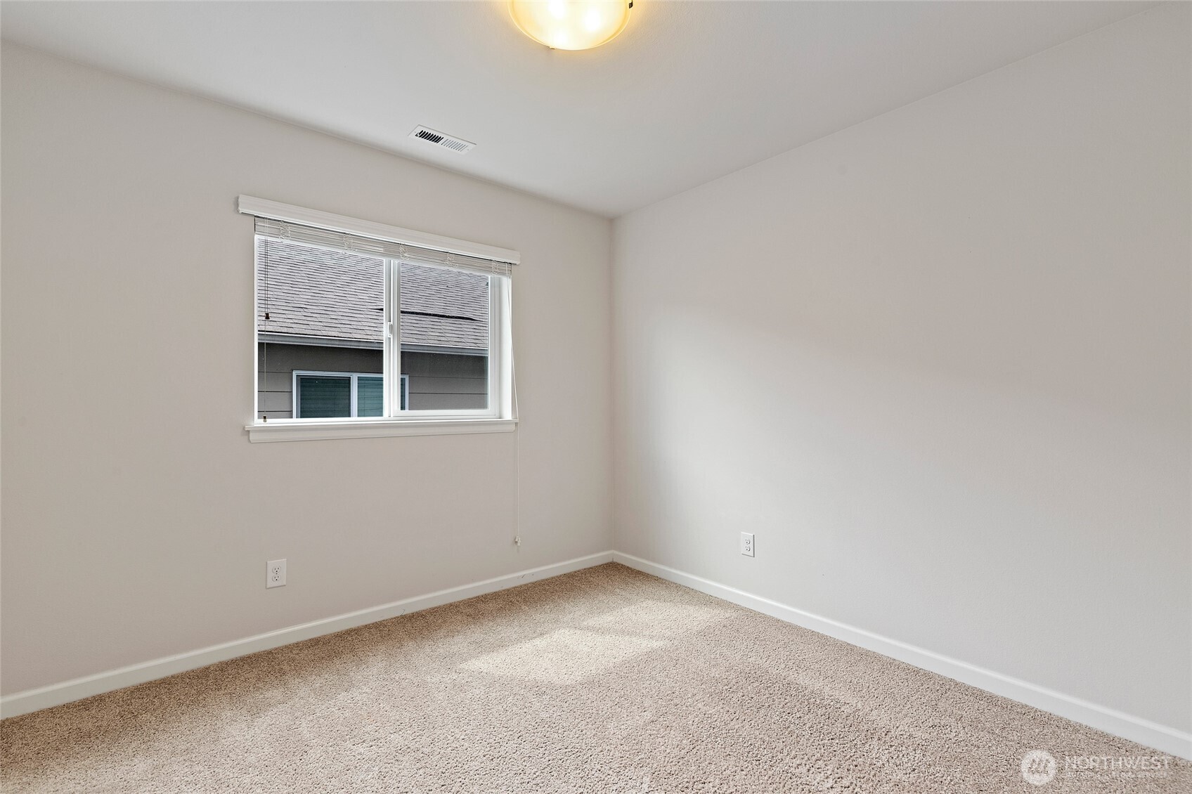 8442 Ne 203rd Place Property Photo 26