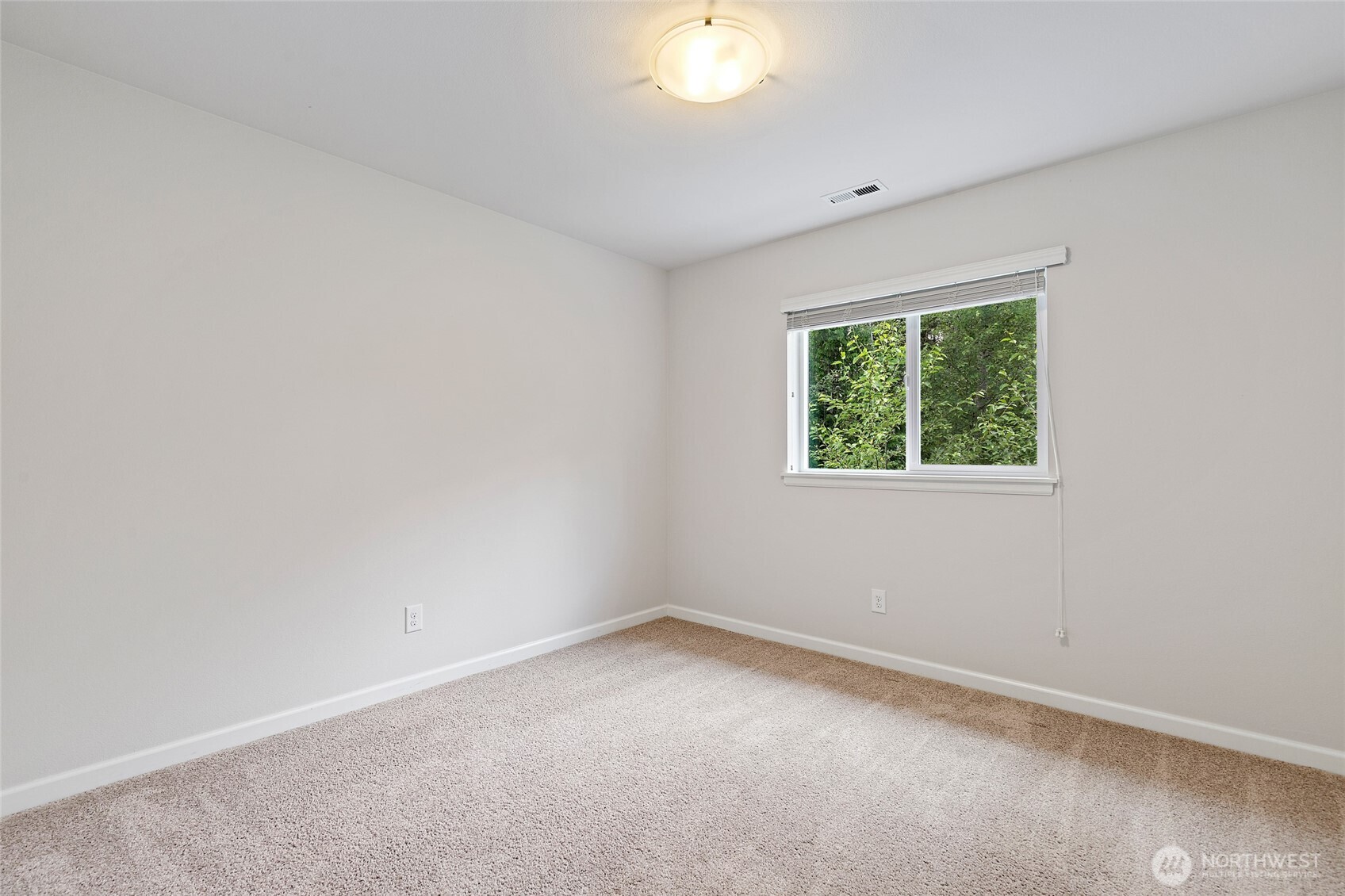 8442 Ne 203rd Place Property Photo 27