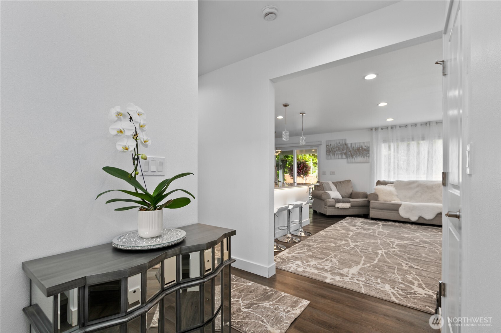 8254 Breeze Loop Property Photo 6