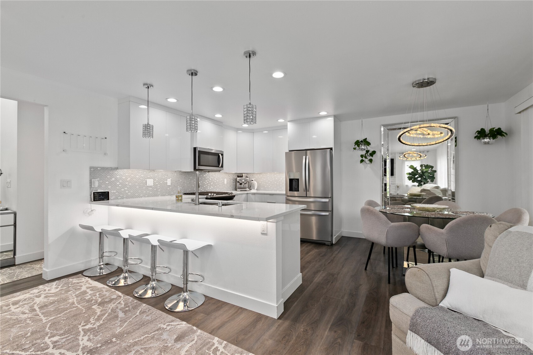 8254 Breeze Loop Property Photo 10
