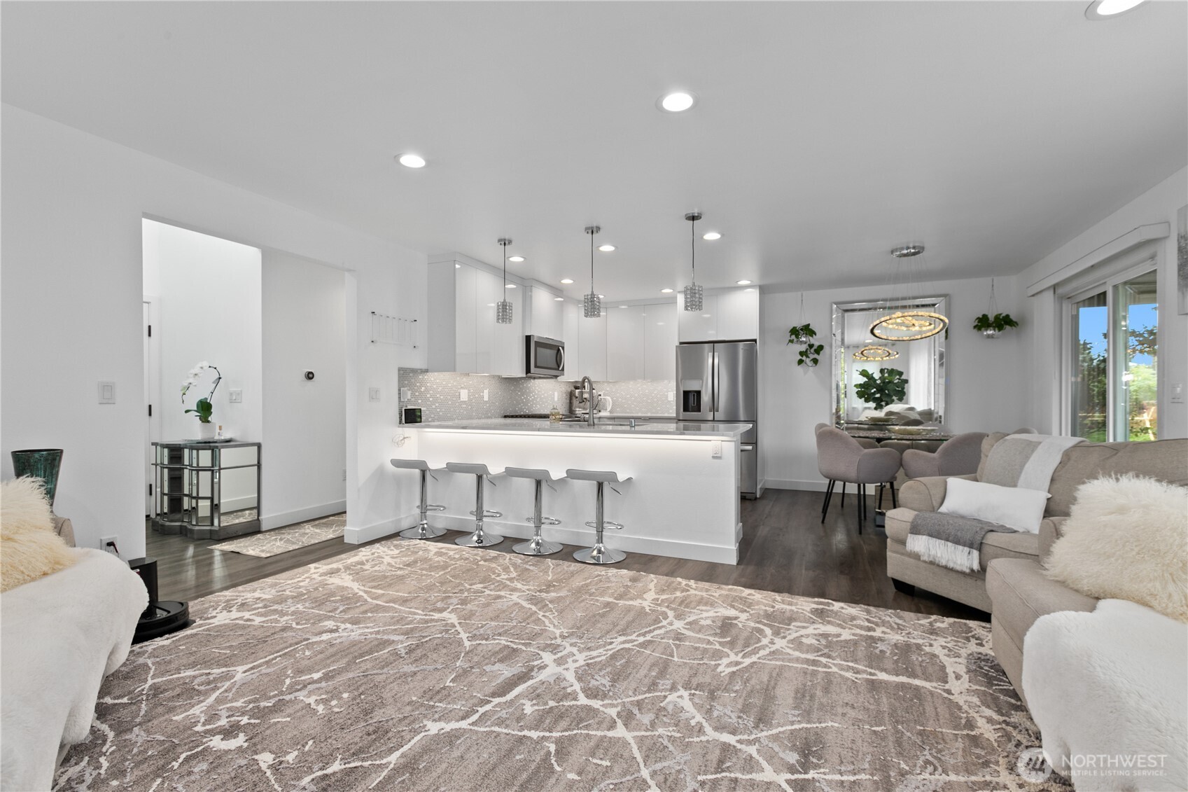 8254 Breeze Loop Property Photo 11