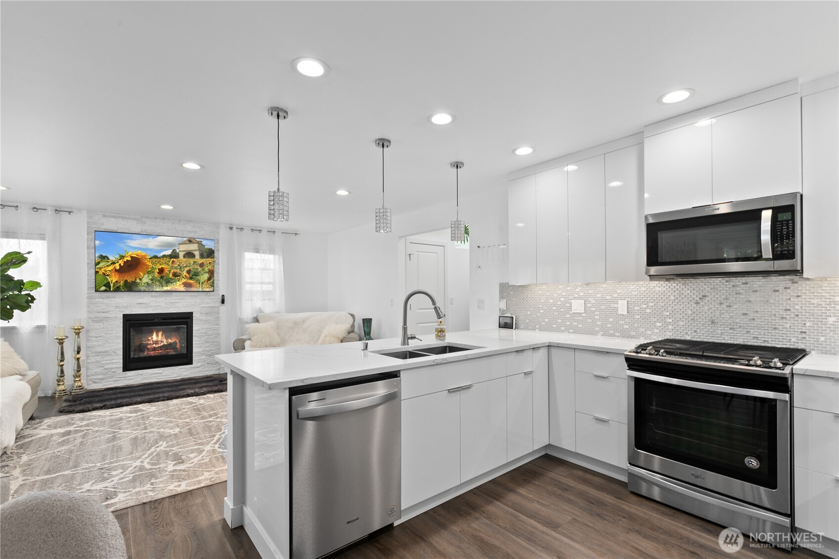 8254 Breeze Loop Property Photo 14
