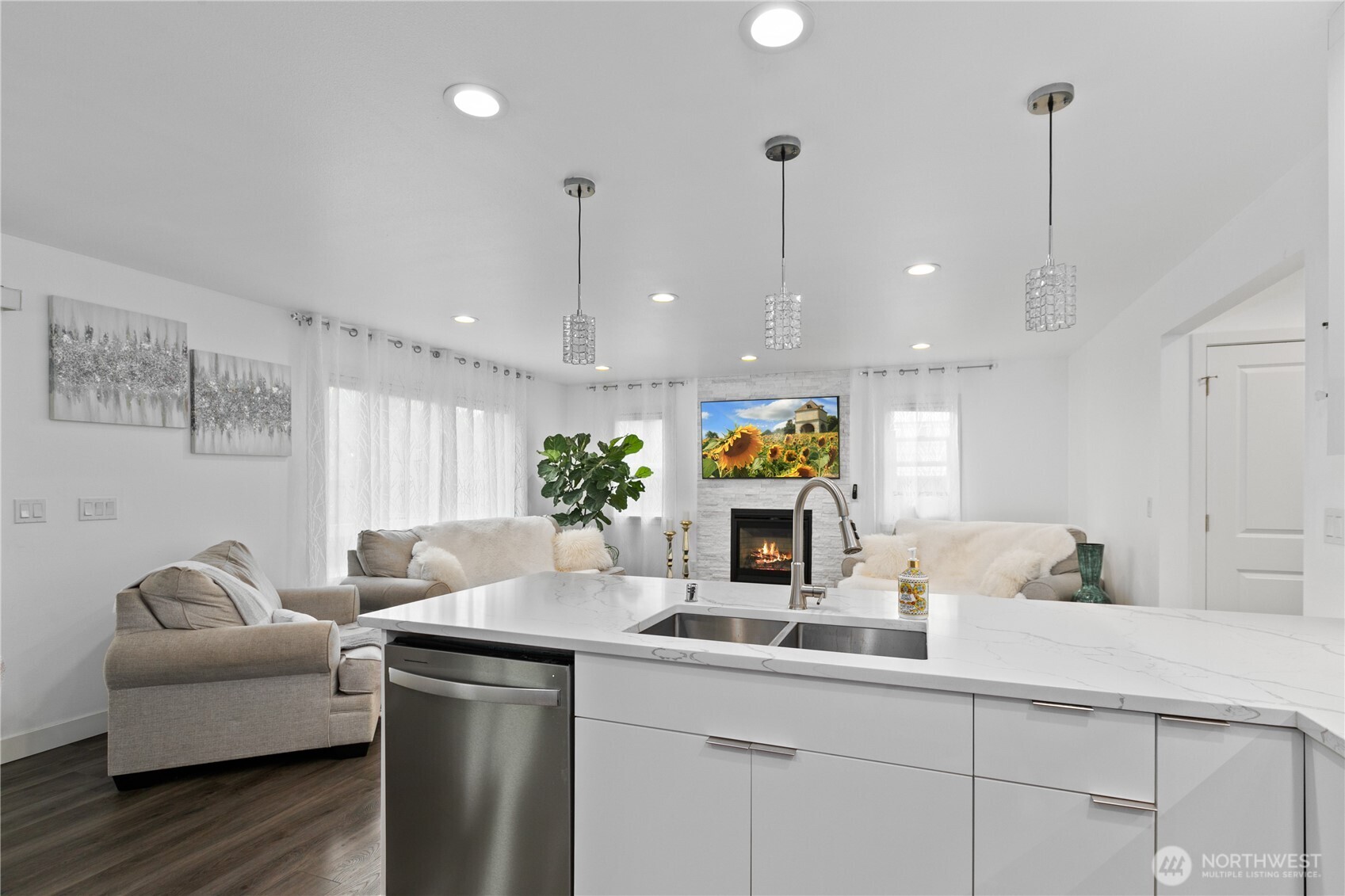 8254 Breeze Loop Property Photo 15