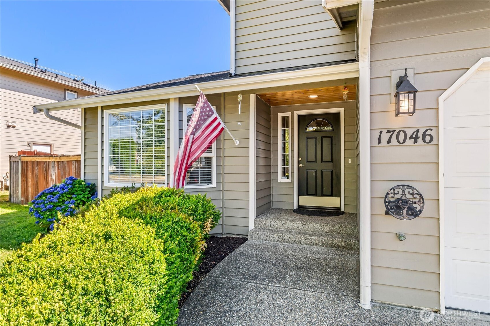 17046 158th Place Property Photo 2