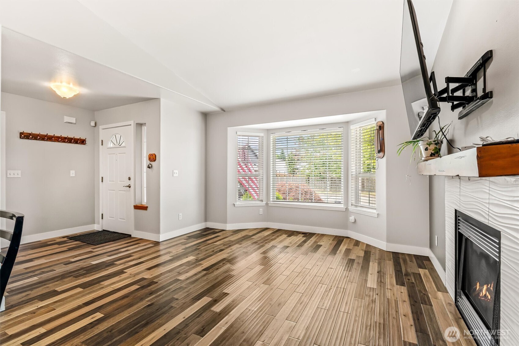 17046 158th Place Property Photo 3