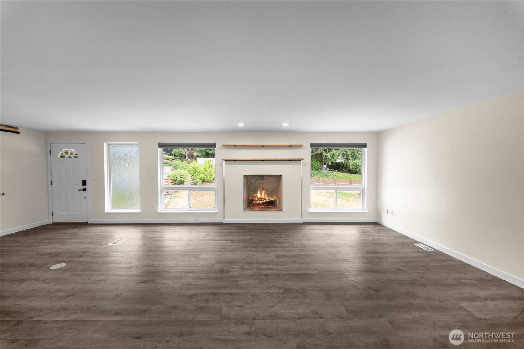 9320 31 Street Property Photo 2