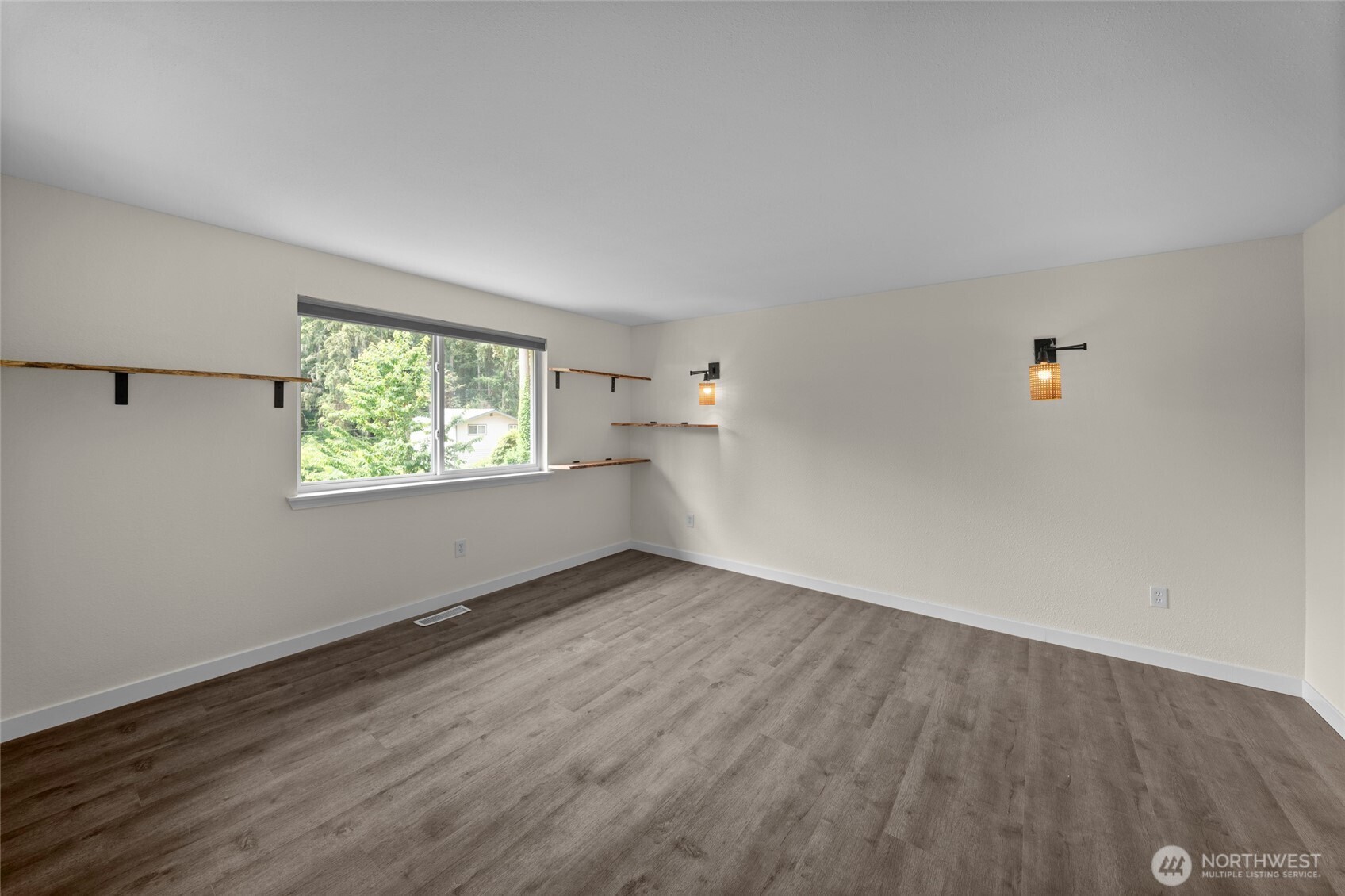 9320 31 Street Property Photo 9