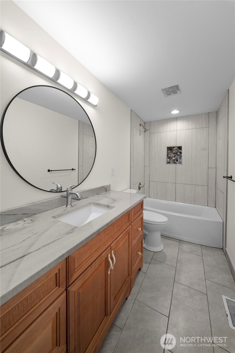 9320 31 Street Property Photo 11
