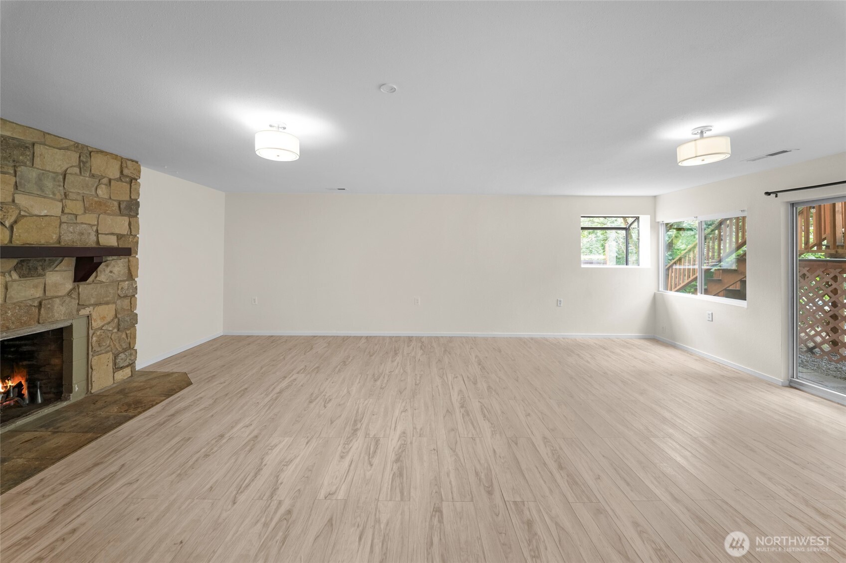 9320 31 Street Property Photo 16