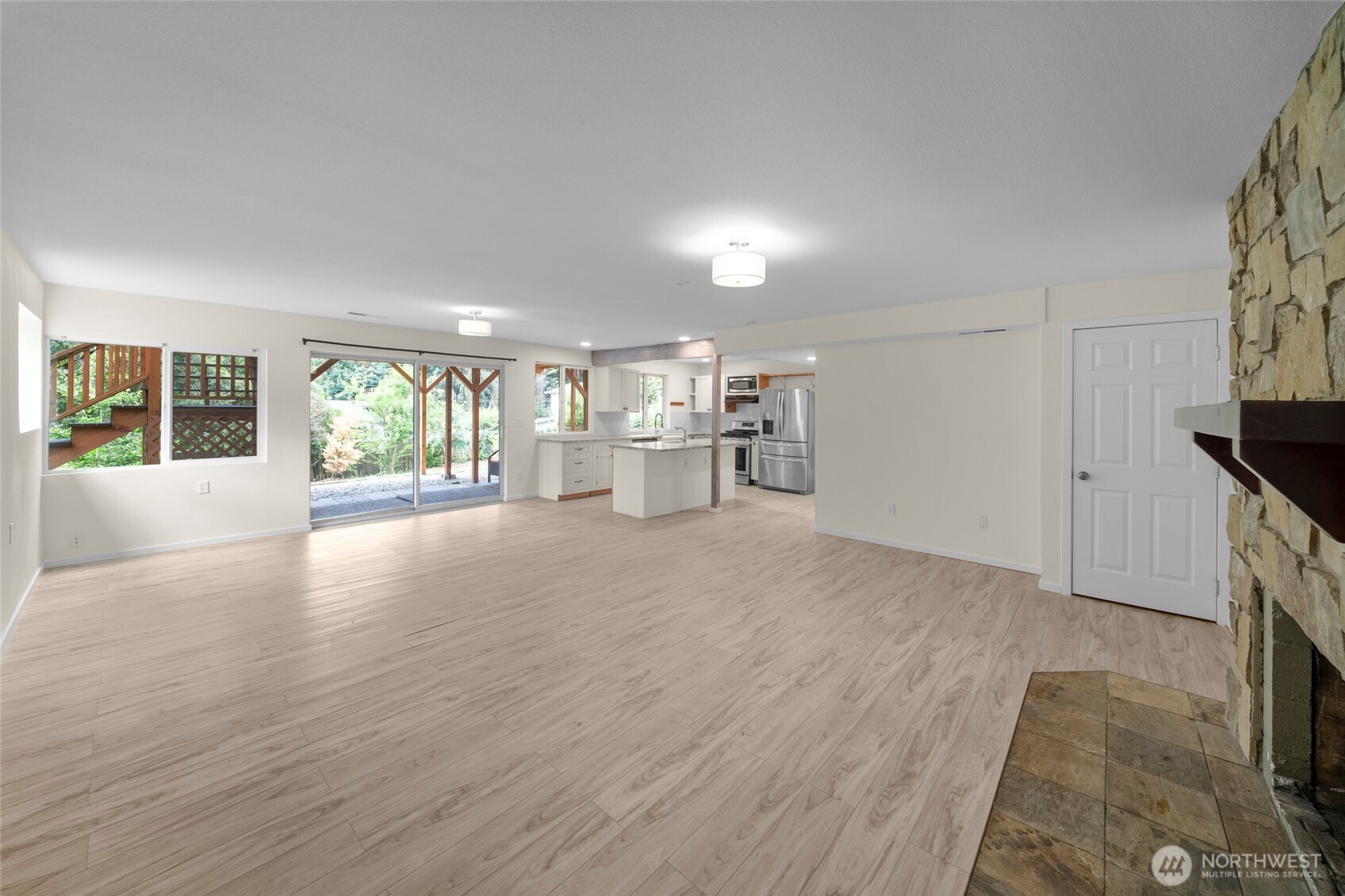 9320 31 Street Property Photo 19