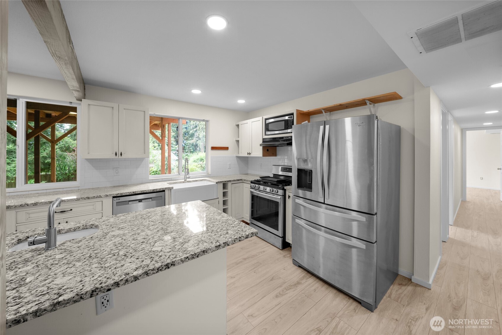 9320 31 Street Property Photo 21