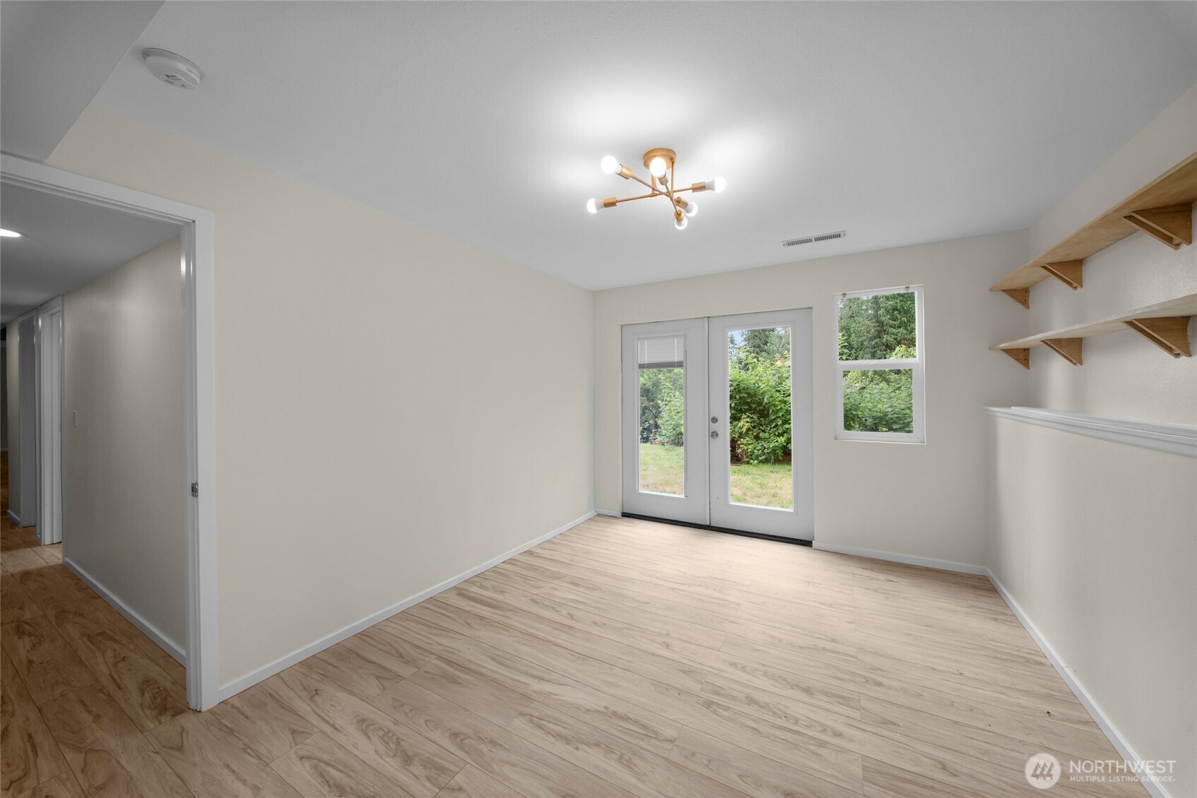 9320 31 Street Property Photo 24